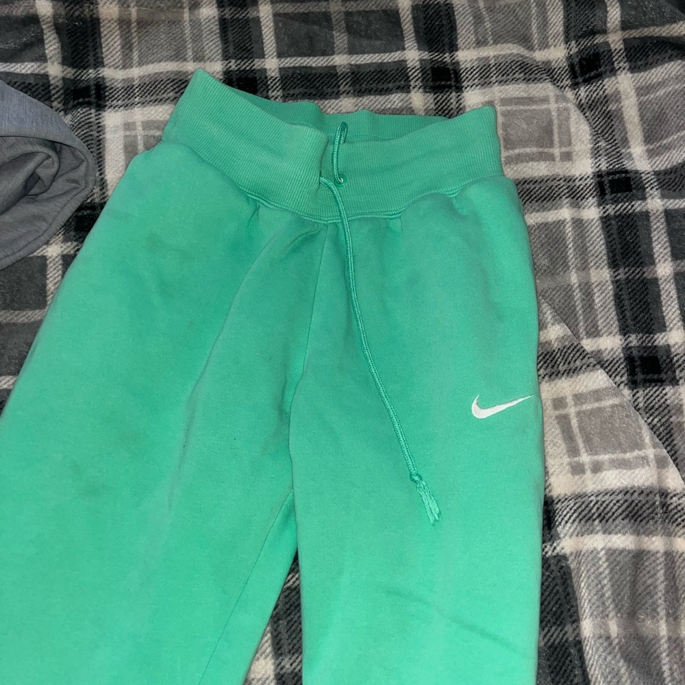 Nike Women’s Teal Joggers with White Logo